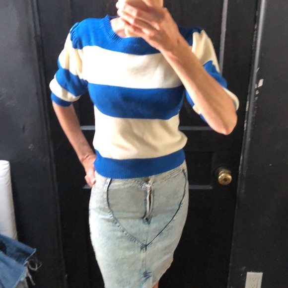 VTG ‘80s Blue and Ivory Sweater, SZS-M, EVC - Picture 2 of 7